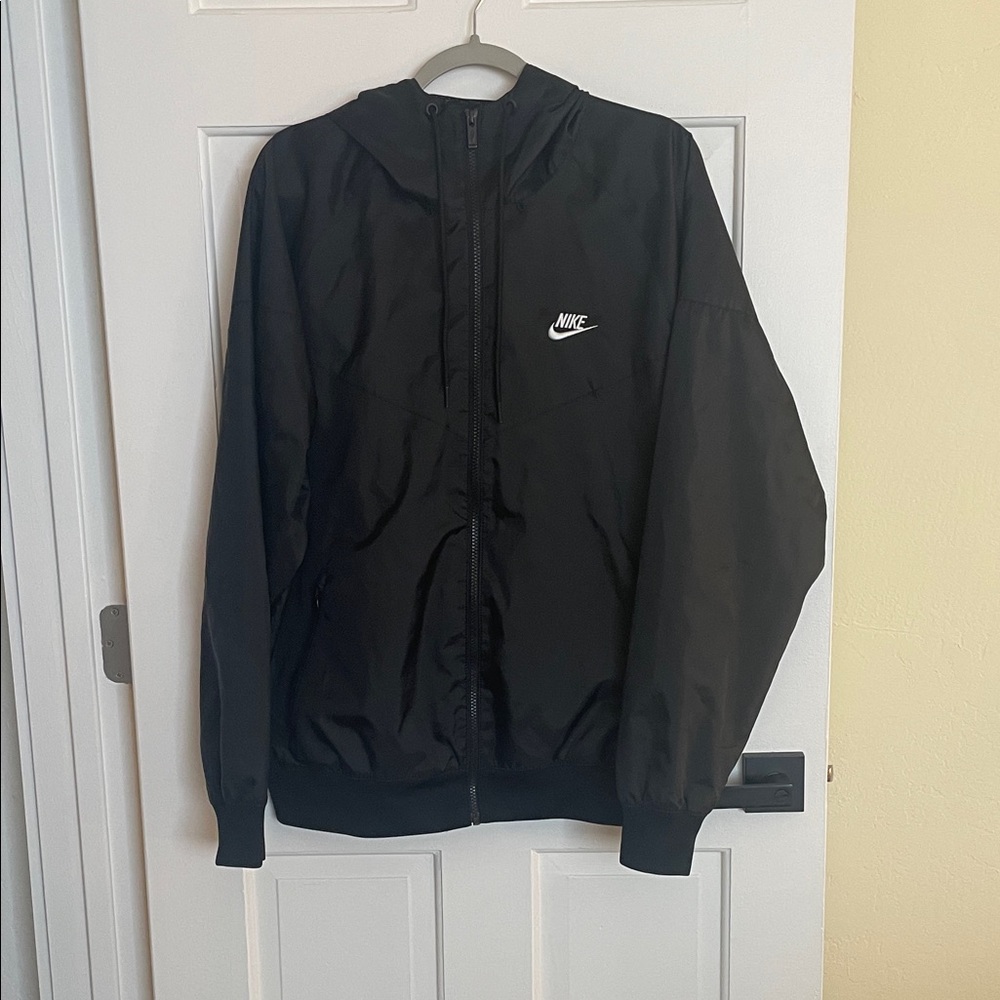 Nike Men's Black Windbreaker Jacket